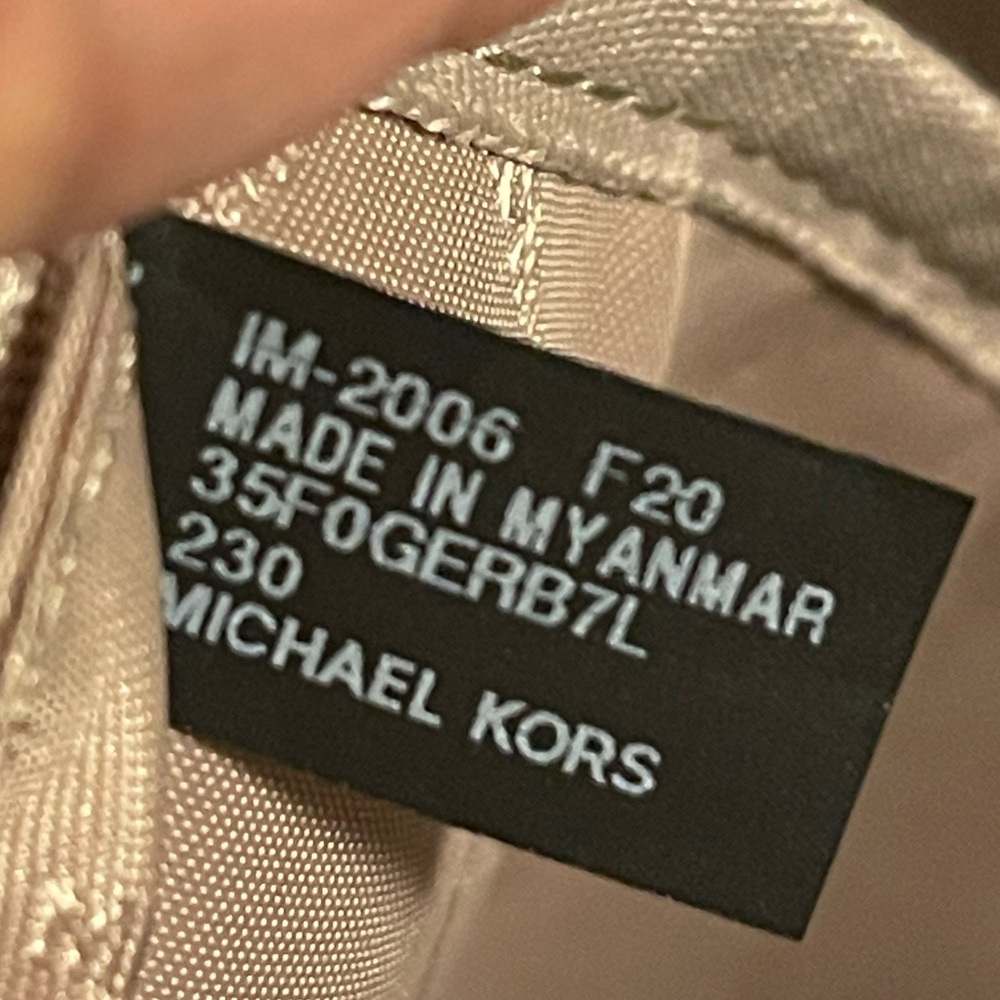 🆕🌺MICHAEL KORS Backpack🌺 - Picture 16 of 16